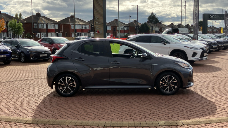 Toyota Yaris 1.5 Hybrid Design 5dr CVT Hybrid Hatchback